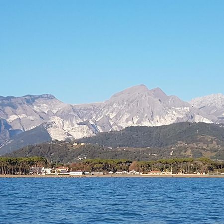Camping Luna Hotel Marina di Massa Luaran gambar