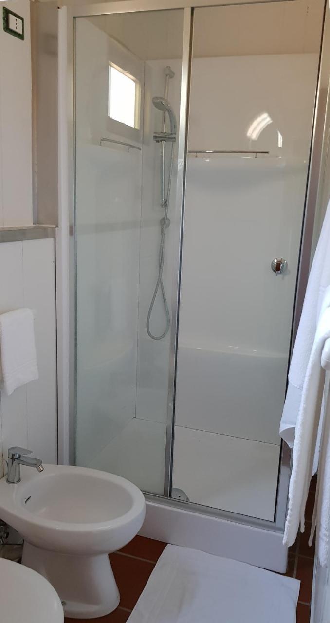 Camping Luna Hotel Marina di Massa Luaran gambar