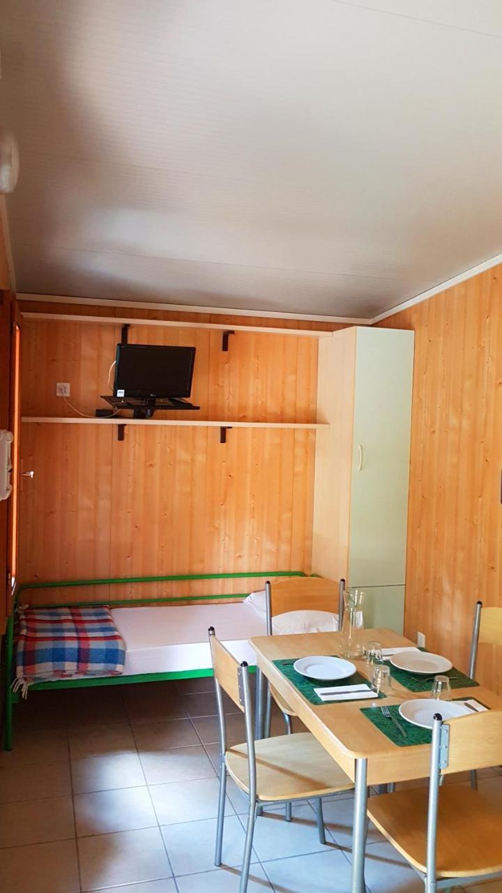 Camping Luna Hotel Marina di Massa Luaran gambar