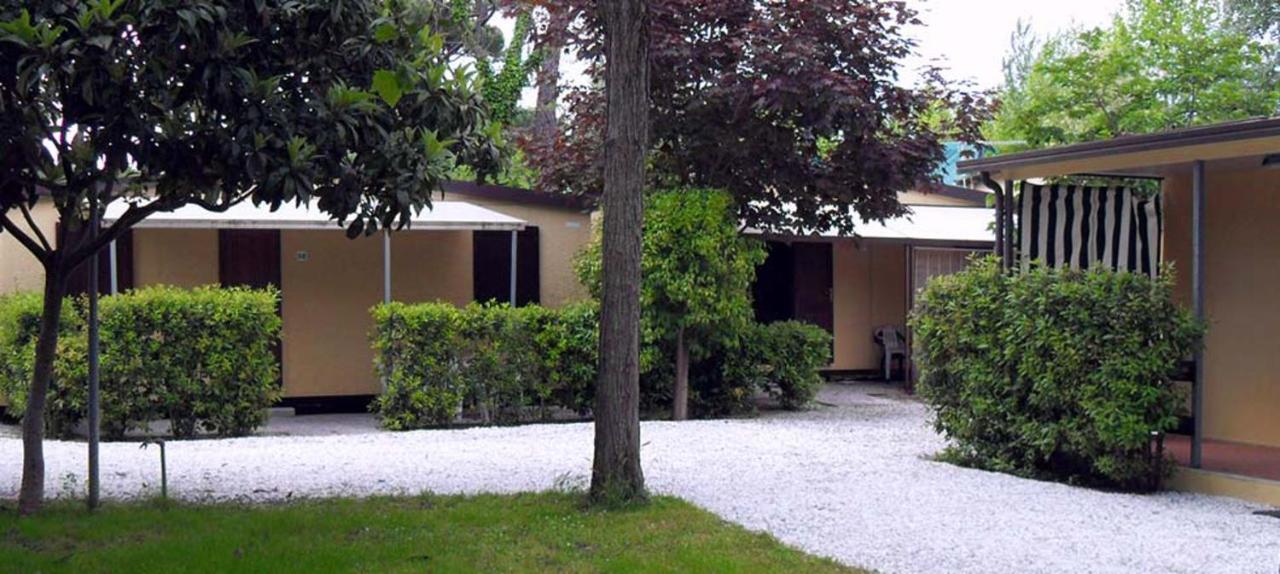 Camping Luna Hotel Marina di Massa Luaran gambar